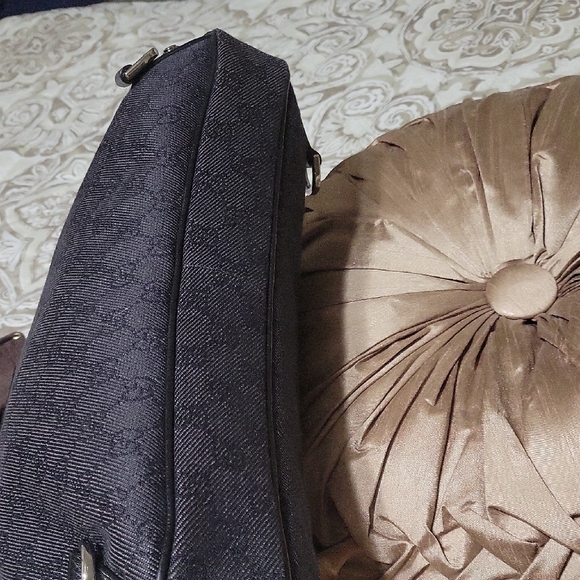 Gucci Canvas Shoulder Bag - Picture 6 of 10